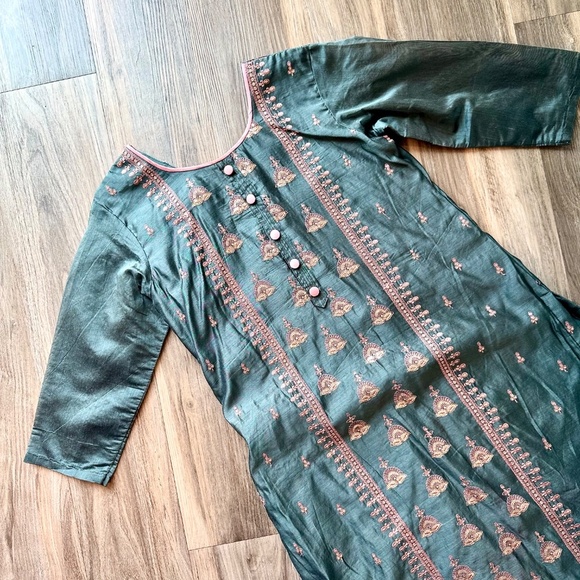 Green Ethnic Tunic Kurti Dress with Embroidered Detail Approx Size M - Picture 8 of 8